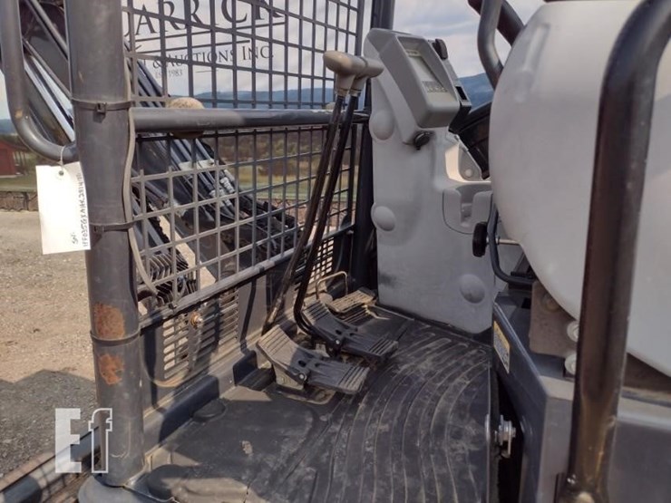 2018-deere-35g-image-11