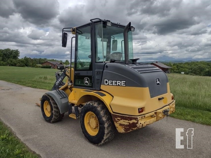 2017-deere-244kii-image-32
