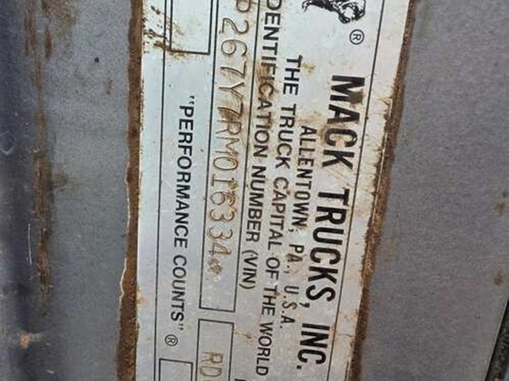 1994-mack-rd688s-image-19