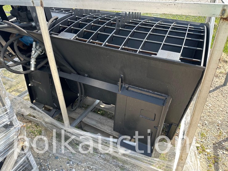 55"-skid-steer-concrete-mixer-bucket-image-2