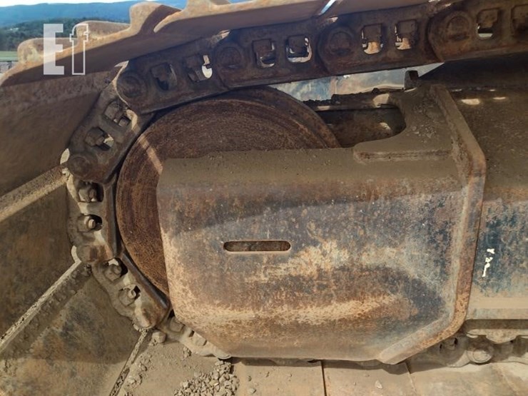 2013-deere-210g-lc-image-36
