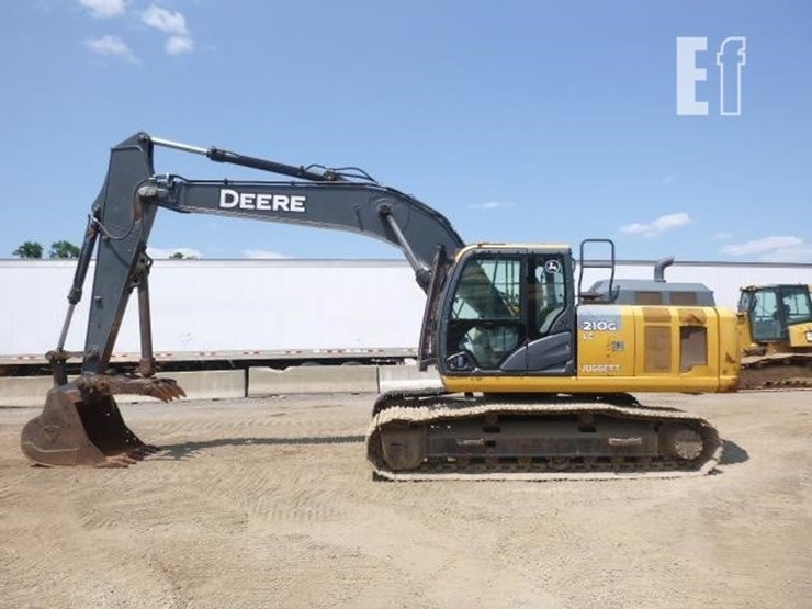 2017-deere-210g-lc-image-1