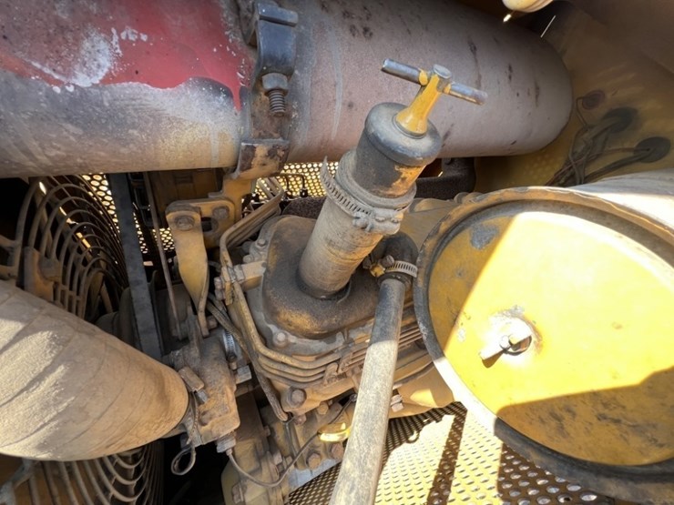 1975-caterpillar-d3-image-29