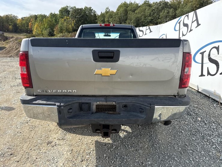 2014-chevrolet-2500-image-4