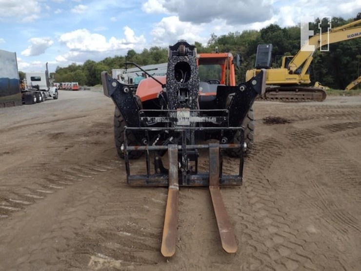 2023-jlg-1055-image-2