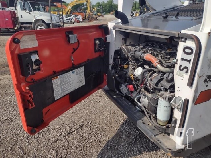 2022-bobcat-s740-image-25