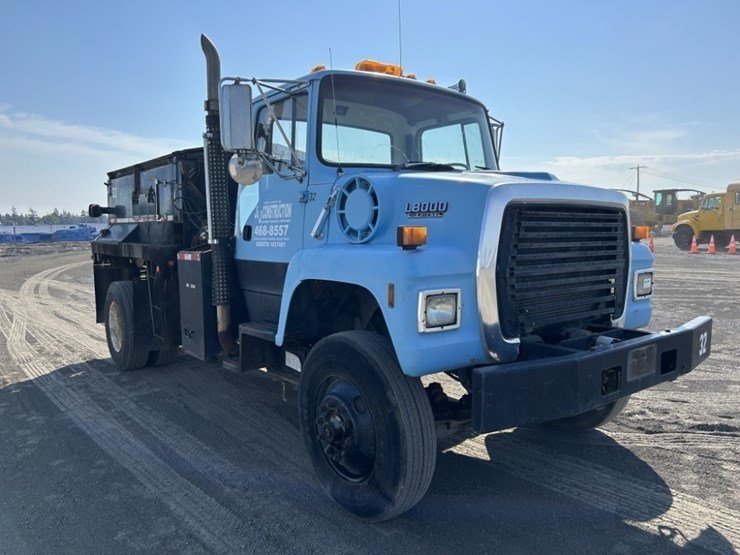 1992-ford-l8000-image-7