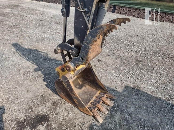 2018-deere-35g-image-15