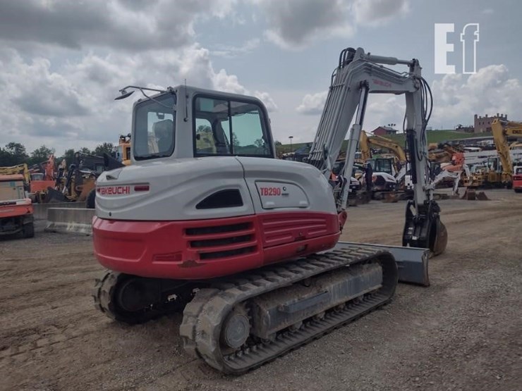 2022-takeuchi-tb290-image-48