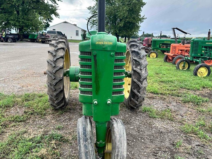 john-deere-b-image-2