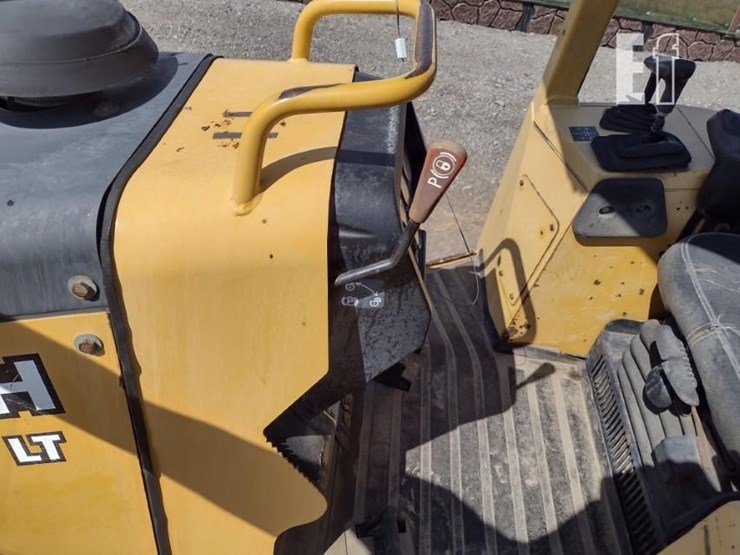 2000-deere-550h-lt-image-11