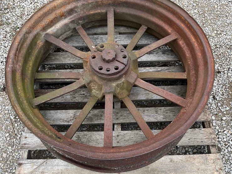 john-deere-10-image-1