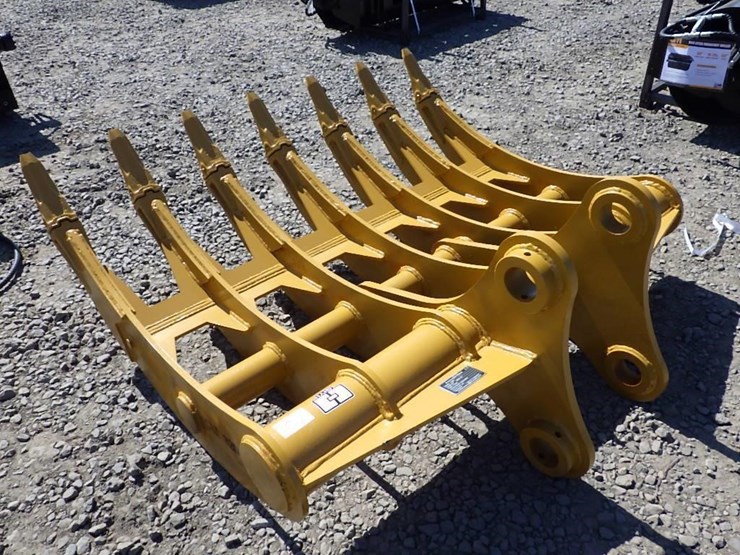 giyi-cat-320-excavator-rake-64"-image-3