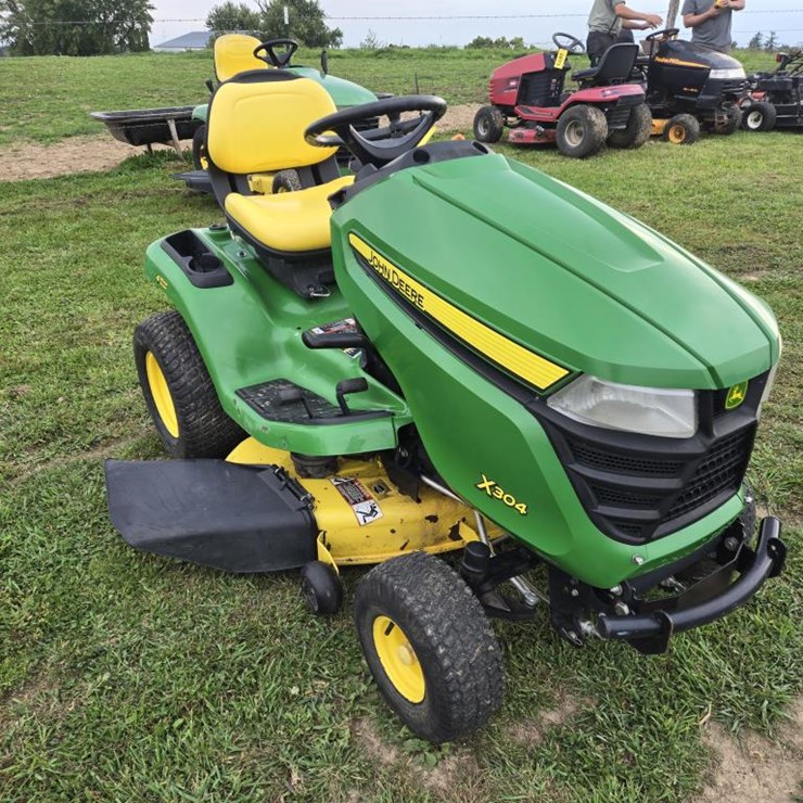 2014 JOHN DEERE X304