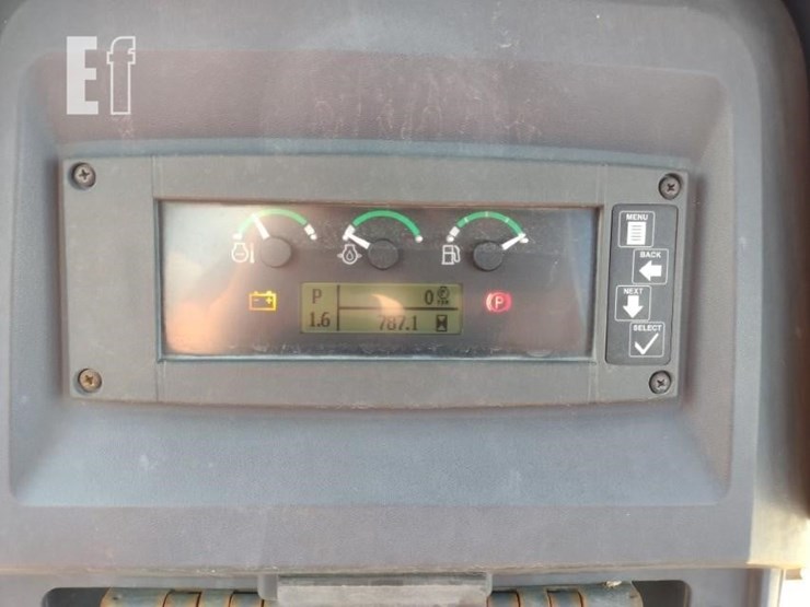 2022-deere-450k-image-7