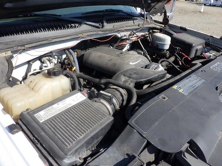 2005-chevrolet-3500-image-13