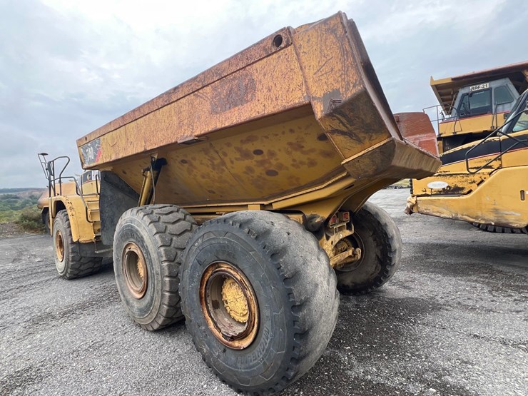 caterpillar-740-image-5