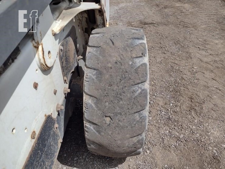 2012-bobcat-s650-image-22