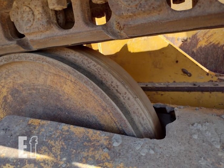 2012-deere-700j-lt-image-25