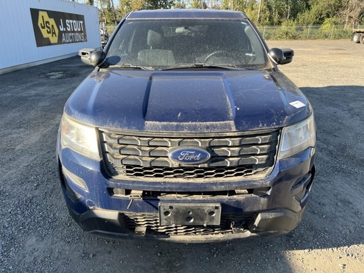 2017-ford-explorer-image-8