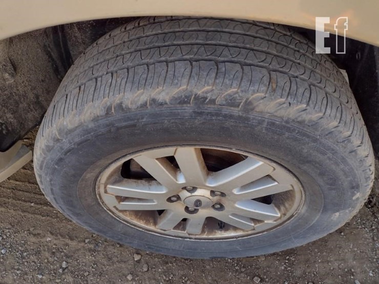 2010-ford-explorer-image-22