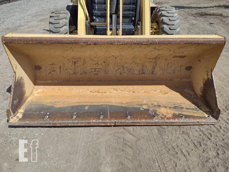 2015-caterpillar-420f-image-17