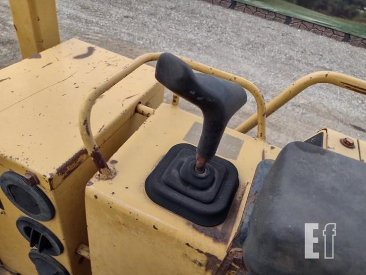 1999-caterpillar-d5c-xl-image-10