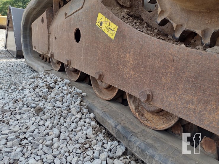 2014-bobcat-t590-image-25