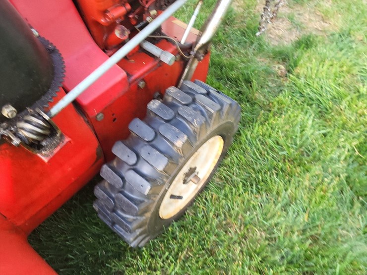 toro-826-walk-behind-snowblower-image-6