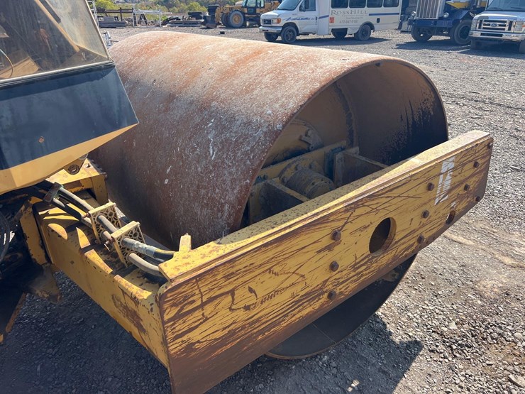 caterpillar-cs-563c-image-10