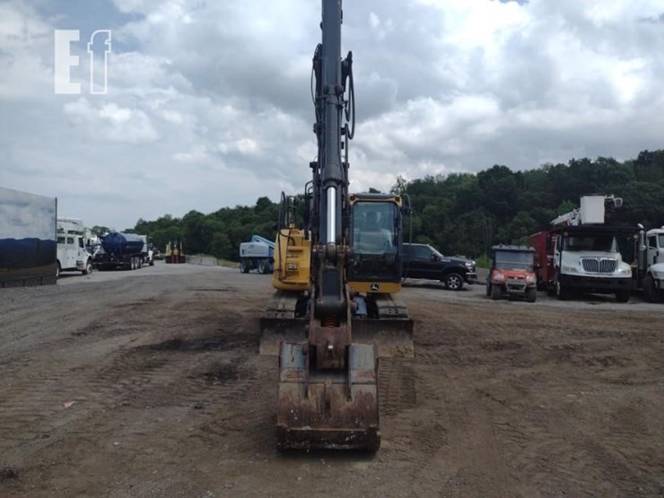 2019-deere-135g-image-2