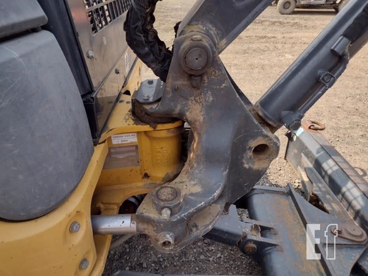 2018-deere-35g-image-23