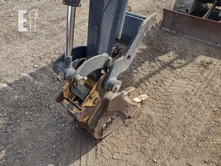 2022-deere-17g-image-16