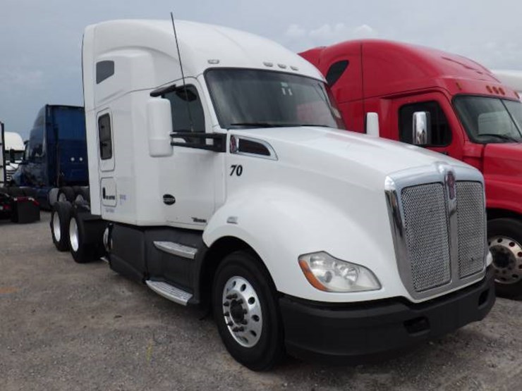 2016-kenworth-t680-image-3