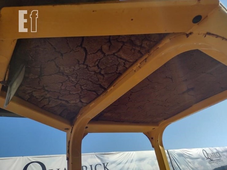2004-deere-550h-lt-image-13