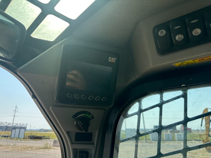 2018-caterpillar-299d2-xhp-image-56