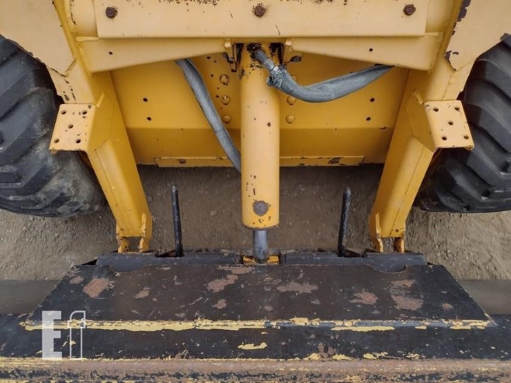 1986-deere-575-image-14