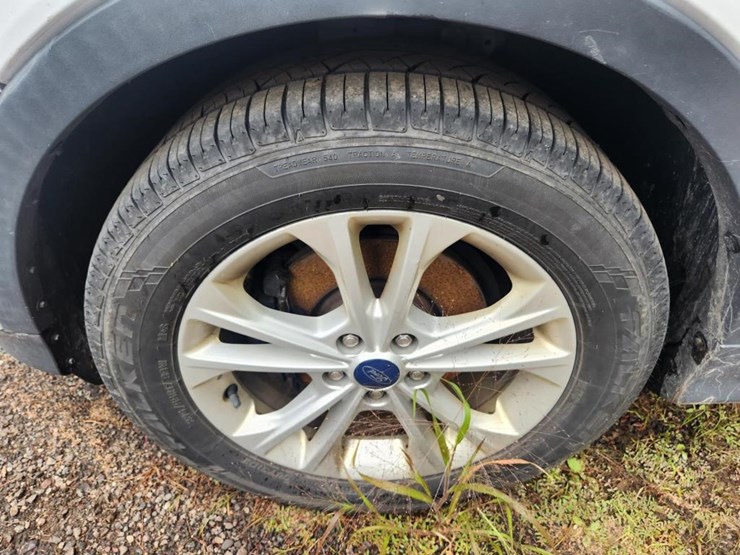 2014-ford-escape-image-40