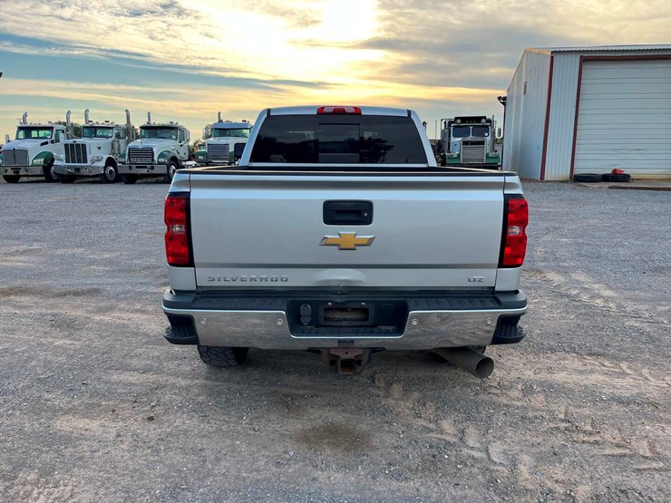 2018-chevrolet-silverado-2500hd-image-6