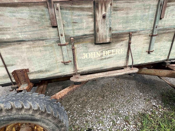 john-deere-wooden-sided-wagon-image-13