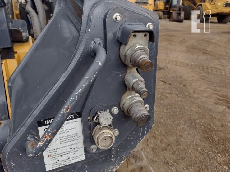 2020-deere-331g-image-15