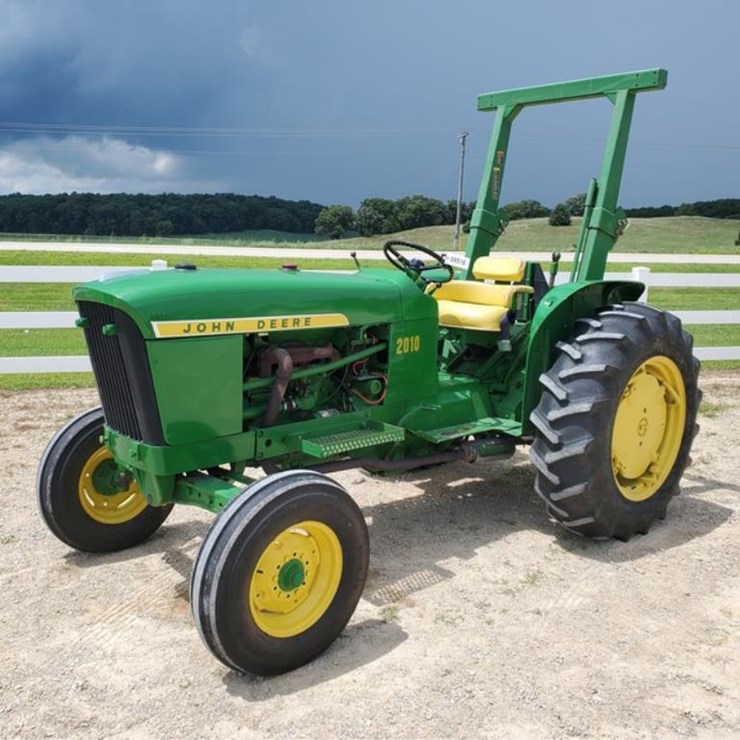 JOHN DEERE 2010