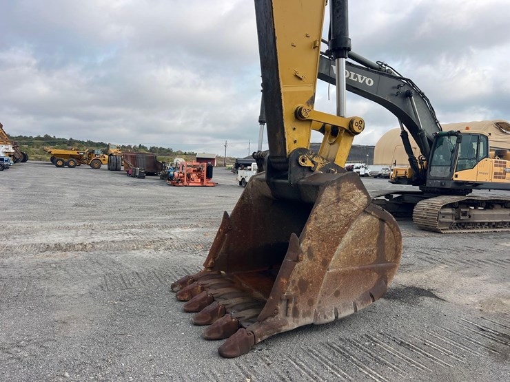 caterpillar-374d-l-image-13