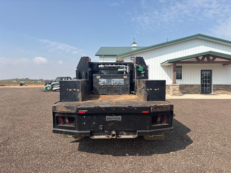 2021-chevrolet-silverado-3500hd-image-8