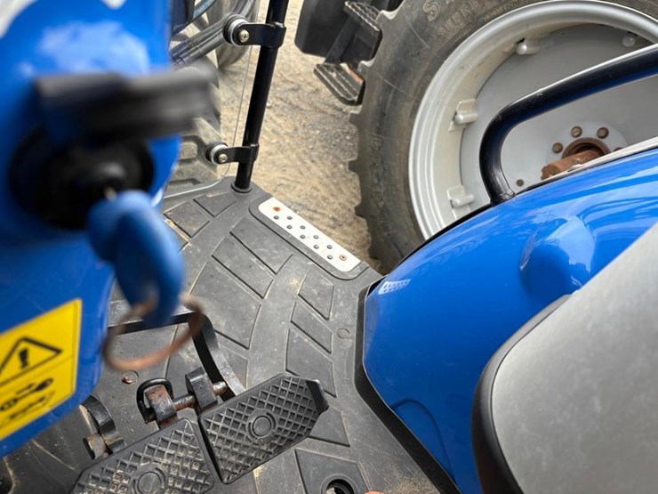 2019-new-holland-workmaster-95-image-29