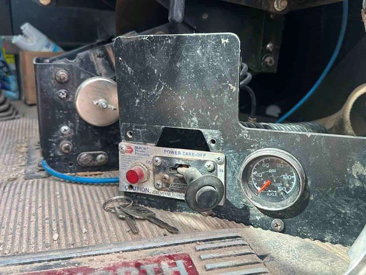 2012-kenworth-t800-image-8