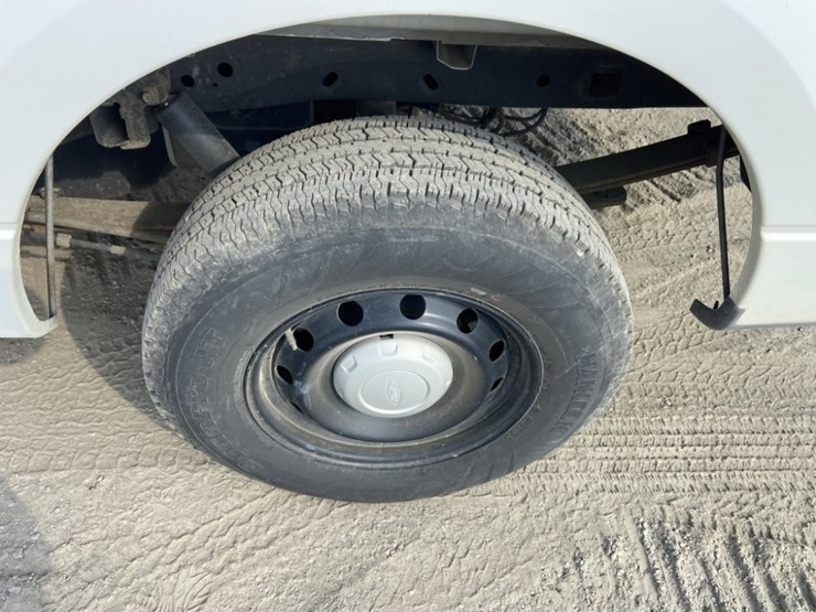 2011-ford-f150-xl-image-28
