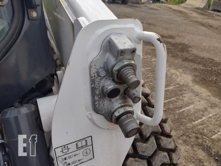2022-bobcat-s740-image-17