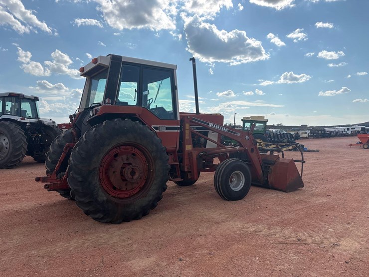 1979-international-1086-tractor-image-6