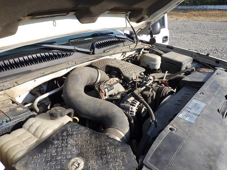 2005-chevrolet-2500hd-image-16